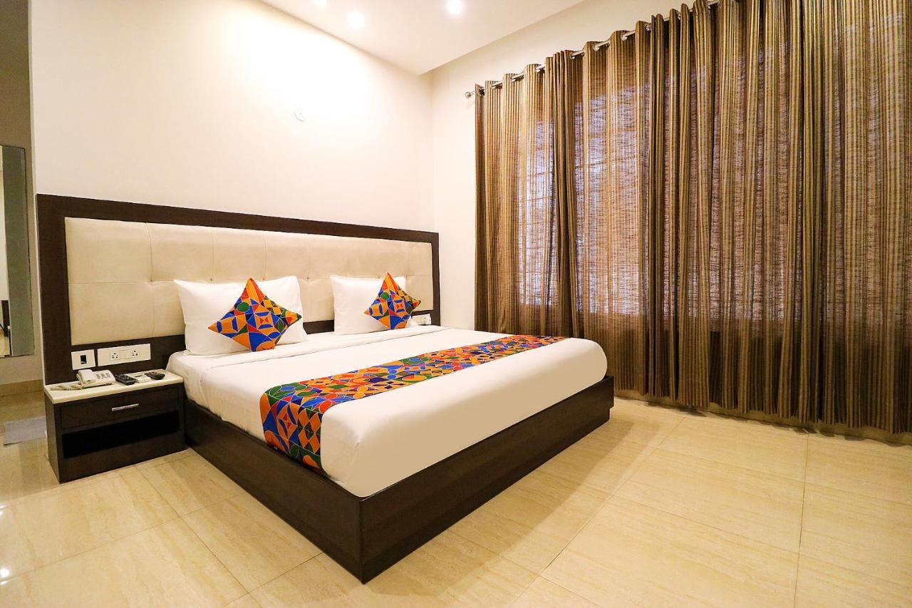 Fabhotel Oyster Villa Ґурґаон Екстер'єр фото