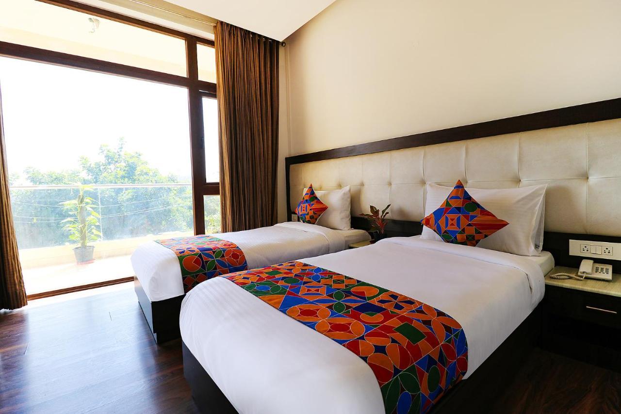 Fabhotel Oyster Villa Ґурґаон Екстер'єр фото