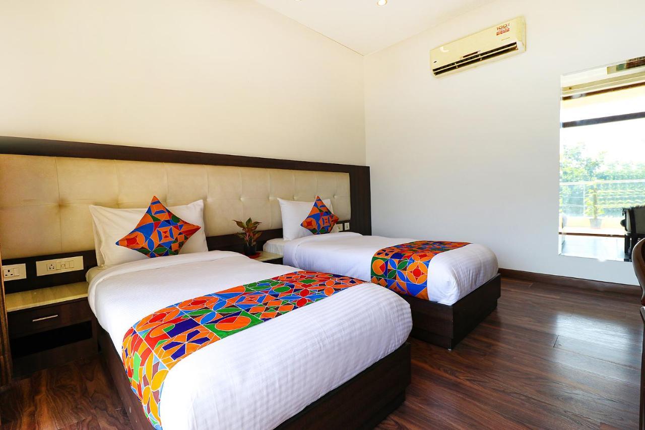 Fabhotel Oyster Villa Ґурґаон Екстер'єр фото